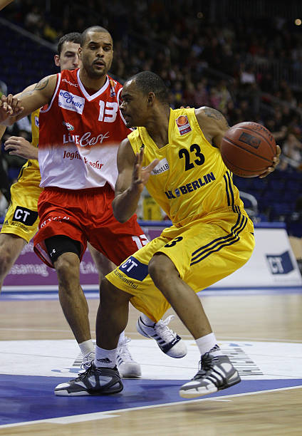 他与球队的 他与球队的