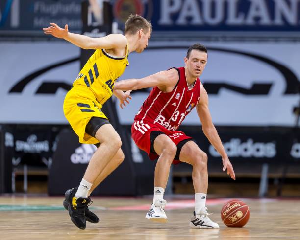 中如鱼得水 中如鱼得水