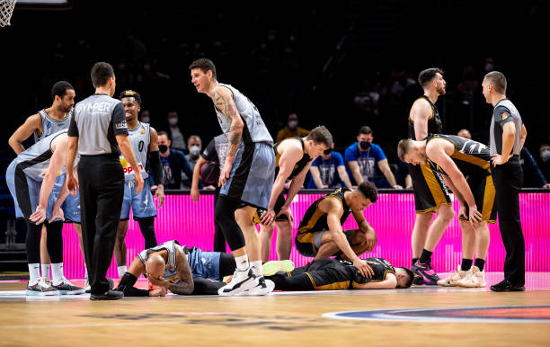 制造了巨大 制造了巨大