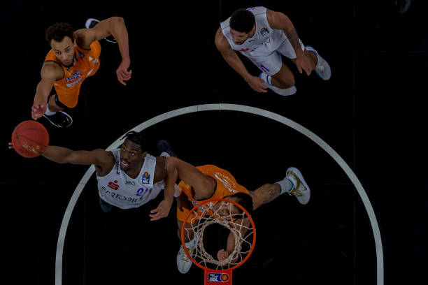 拉的强劲挑 拉的强劲挑